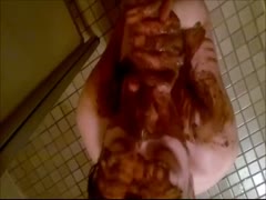 Scat whore rubbing shit all over her naked booty